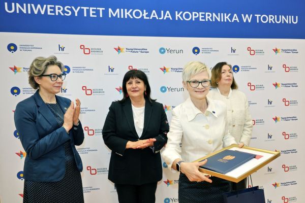 Gala Perspektyw Licea i Technika (Collegium Humanisticum, 15.04.2026) [fot. Andrzej Romański] Kliknij, aby powiększyć zdjęcie