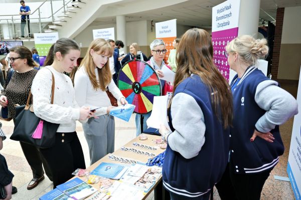 Gala Perspektyw Licea i Technika (Collegium Humanisticum, 15.04.2026) [fot. Andrzej Romański] Kliknij, aby powiększyć zdjęcie