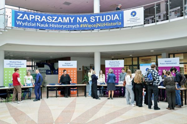 Gala Perspektyw Licea i Technika (Collegium Humanisticum, 15.04.2026) [fot. Andrzej Romański] Kliknij, aby powiększyć zdjęcie