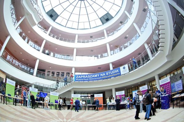 Gala Perspektyw Licea i Technika (Collegium Humanisticum, 15.04.2026) [fot. Andrzej Romański] Kliknij, aby powiększyć zdjęcie