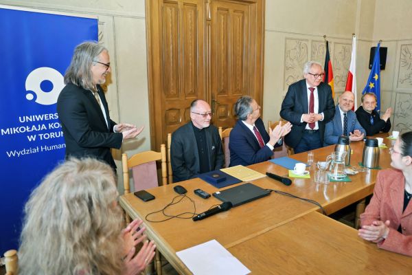 Wręczenie Orderu Zasługi Republiki Federalnej Niemiec prof. Leszkowi Żylińskiemu [Andrzej Romański] Kliknij, aby powiększyć zdjęcie