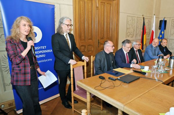 Wręczenie Orderu Zasługi Republiki Federalnej Niemiec prof. Leszkowi Żylińskiemu [Andrzej Romański] Kliknij, aby powiększyć zdjęcie