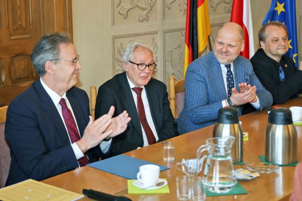 Wręczenie Orderu Zasługi Republiki Federalnej Niemiec prof. Leszkowi Żylińskiemu [Andrzej Romański] Kliknij, aby powiększyć zdjęcie