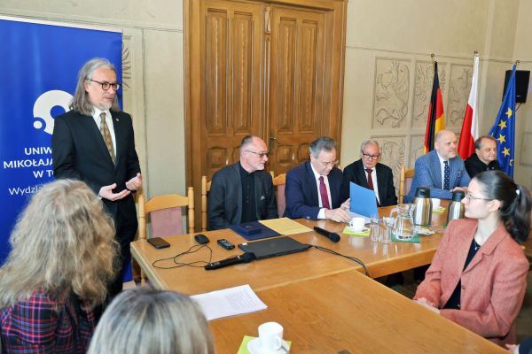 Wręczenie Orderu Zasługi Republiki Federalnej Niemiec prof. Leszkowi Żylińskiemu [Andrzej Romański] Kliknij, aby powiększyć zdjęcie