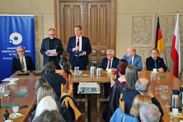 Wręczenie Orderu Zasługi Republiki Federalnej Niemiec prof. Leszkowi Żylińskiemu [Andrzej Romański] Kliknij, aby powiększyć zdjęcie