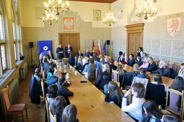 Wręczenie Orderu Zasługi Republiki Federalnej Niemiec prof. Leszkowi Żylińskiemu [Andrzej Romański] Kliknij, aby powiększyć zdjęcie