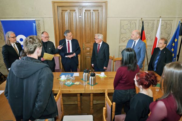 Wręczenie Orderu Zasługi Republiki Federalnej Niemiec prof. Leszkowi Żylińskiemu [Andrzej Romański] Kliknij, aby powiększyć zdjęcie