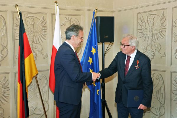 Wręczenie Orderu Zasługi Republiki Federalnej Niemiec prof. Leszkowi Żylińskiemu [Andrzej Romański] Kliknij, aby powiększyć zdjęcie
