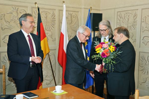 Wręczenie Orderu Zasługi Republiki Federalnej Niemiec prof. Leszkowi Żylińskiemu [Andrzej Romański] Kliknij, aby powiększyć zdjęcie