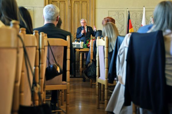Wręczenie Orderu Zasługi Republiki Federalnej Niemiec prof. Leszkowi Żylińskiemu [Andrzej Romański] Kliknij, aby powiększyć zdjęcie