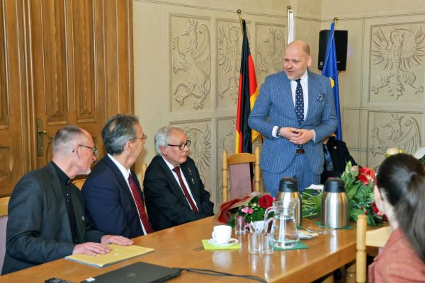 Wręczenie Orderu Zasługi Republiki Federalnej Niemiec prof. Leszkowi Żylińskiemu [Andrzej Romański] Kliknij, aby powiększyć zdjęcie
