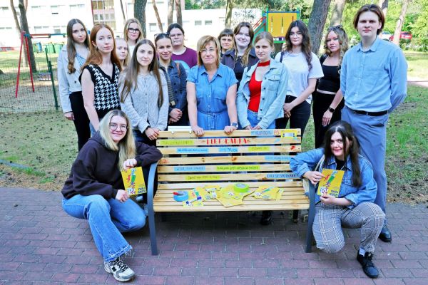 Meet Ławka - akcja studentów i UOWiRO przeciw uzależnieniom  (fot. Andrzej Romański) [fot. Andrzej Romański] Kliknij, aby powiększyć zdjęcie