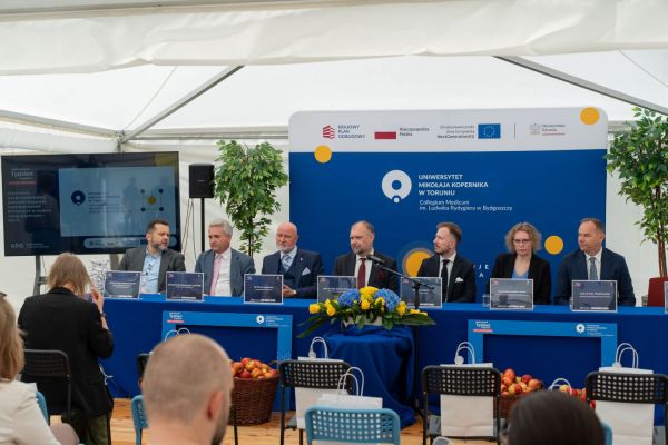 Uniwersyteckie Dni KPO w Collegium Medicum UMK [fot. Mariusz Kowalikowski] Kliknij, aby powiększyć zdjęcie