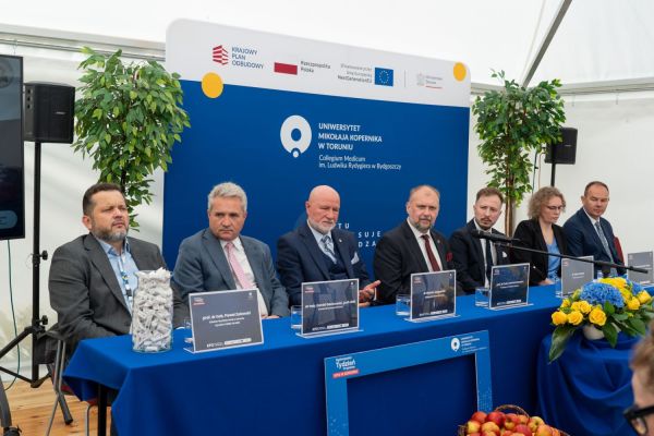 Uniwersyteckie Dni KPO w Collegium Medicum UMK [fot. Mariusz Kowalikowski] Kliknij, aby powiększyć zdjęcie