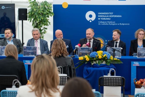 Uniwersyteckie Dni KPO w Collegium Medicum UMK [fot. Mariusz Kowalikowski] Kliknij, aby powiększyć zdjęcie