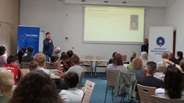 Mózg, AI i nowe technologie. Pomyślmy międzypokoleniowo Kliknij, aby powiększyć zdjęcie