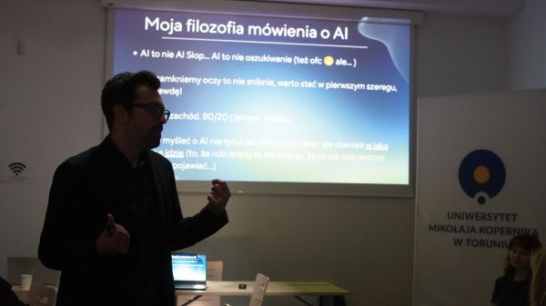 Mózg, AI i nowe technologie. Pomyślmy międzypokoleniowo Kliknij, aby powiększyć zdjęcie
