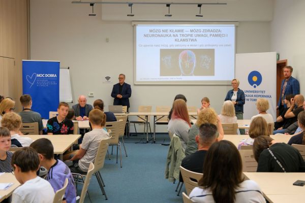 Mózg, AI i nowe technologie. Pomyślmy międzypokoleniowo Kliknij, aby powiększyć zdjęcie