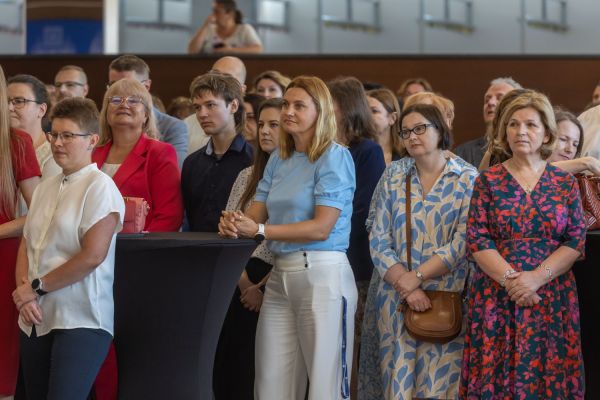 Uroczyste wręczenie Nagród Rektora dla osób zatrudnionych w toruńskiej części UMK [fot. Mikołaj Kuras] Kliknij, aby powiększyć zdjęcie
