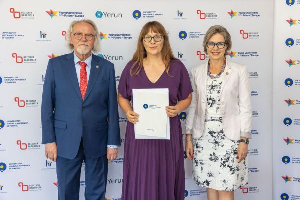 Uroczyste wręczenie Nagród Rektora dla osób zatrudnionych w toruńskiej części UMK [fot. Mikołaj Kuras] Kliknij, aby powiększyć zdjęcie