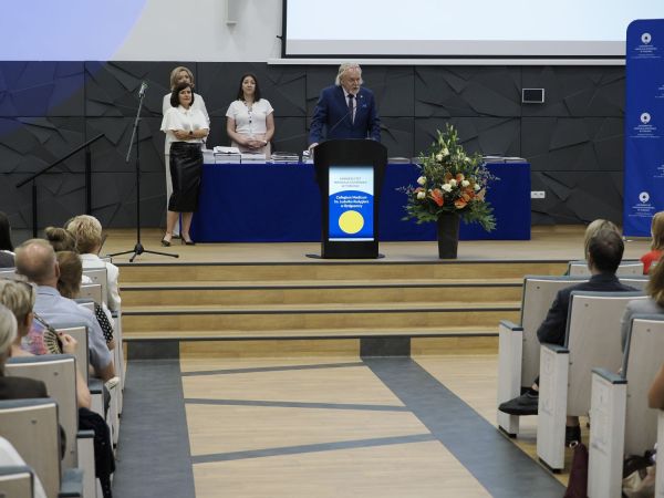 Wręczenie Nagrod Rektora w Collegium Medicum UMK [fot. Jacek Kargól] Kliknij, aby powiększyć zdjęcie