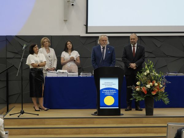 Wręczenie Nagrod Rektora w Collegium Medicum UMK [fot. Jacek Kargól] Kliknij, aby powiększyć zdjęcie