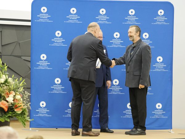 Wręczenie Nagrod Rektora w Collegium Medicum UMK [fot. Jacek Kargól] Kliknij, aby powiększyć zdjęcie