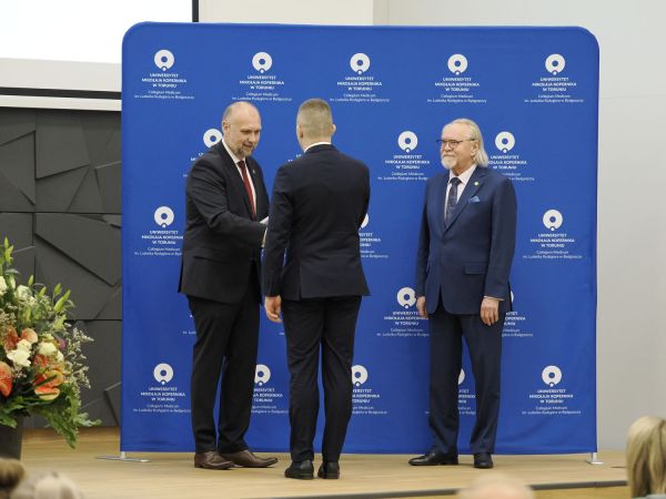Wręczenie Nagrod Rektora w Collegium Medicum UMK [fot. Jacek Kargól] Kliknij, aby powiększyć zdjęcie