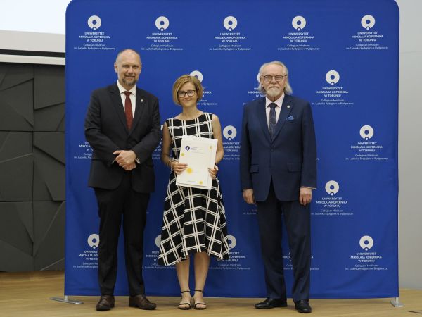 Wręczenie Nagrod Rektora w Collegium Medicum UMK [fot. Jacek Kargól] Kliknij, aby powiększyć zdjęcie