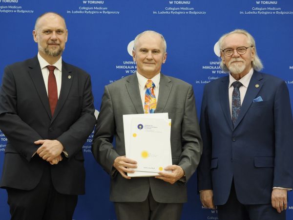 Wręczenie Nagrod Rektora w Collegium Medicum UMK [fot. Jacek Kargól] Kliknij, aby powiększyć zdjęcie