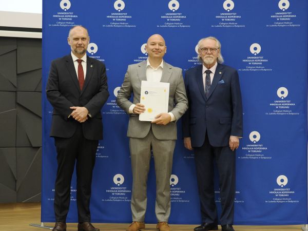Wręczenie Nagrod Rektora w Collegium Medicum UMK [fot. Jacek Kargól] Kliknij, aby powiększyć zdjęcie