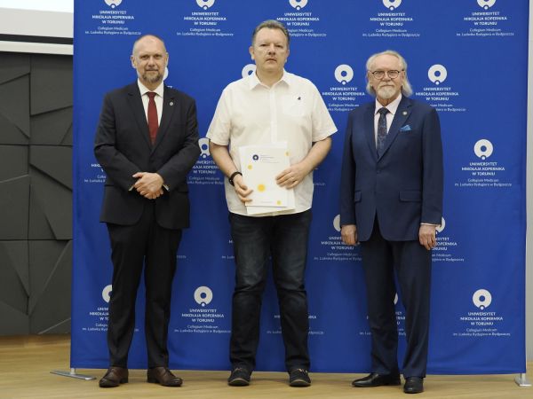 Wręczenie Nagrod Rektora w Collegium Medicum UMK [fot. Jacek Kargól] Kliknij, aby powiększyć zdjęcie