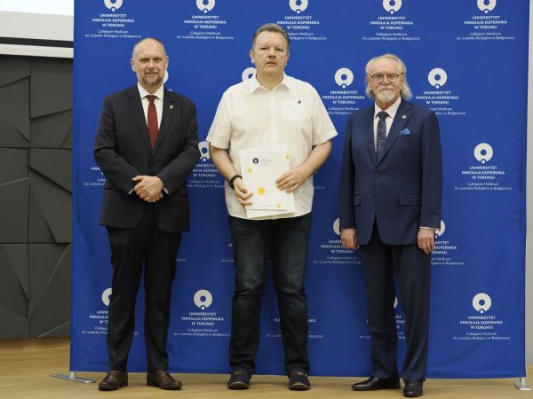 Wręczenie Nagrod Rektora w Collegium Medicum UMK [fot. Jacek Kargól] Kliknij, aby powiększyć zdjęcie
