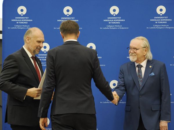 Wręczenie Nagrod Rektora w Collegium Medicum UMK [fot. Jacek Kargól] Kliknij, aby powiększyć zdjęcie
