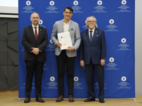 Wręczenie Nagrod Rektora w Collegium Medicum UMK [fot. Jacek Kargól] Kliknij, aby powiększyć zdjęcie