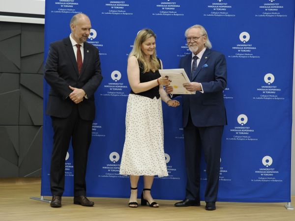 Wręczenie Nagrod Rektora w Collegium Medicum UMK [fot. Jacek Kargól] Kliknij, aby powiększyć zdjęcie