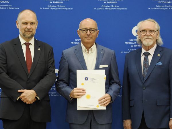 Wręczenie Nagrod Rektora w Collegium Medicum UMK [fot. Jacek Kargól] Kliknij, aby powiększyć zdjęcie