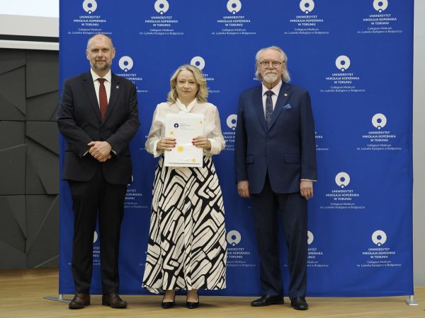 Wręczenie Nagrod Rektora w Collegium Medicum UMK [fot. Jacek Kargól] Kliknij, aby powiększyć zdjęcie