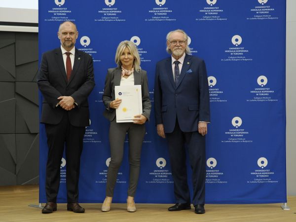 Wręczenie Nagrod Rektora w Collegium Medicum UMK [fot. Jacek Kargól] Kliknij, aby powiększyć zdjęcie
