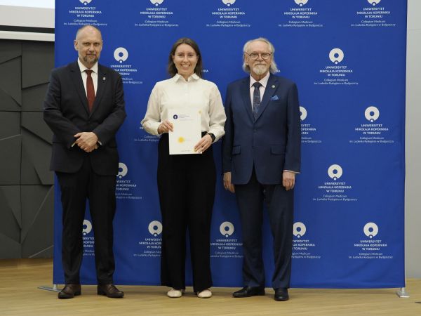 Wręczenie Nagrod Rektora w Collegium Medicum UMK [fot. Jacek Kargól] Kliknij, aby powiększyć zdjęcie