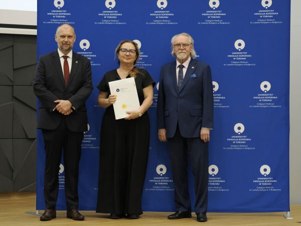 Wręczenie Nagrod Rektora w Collegium Medicum UMK [fot. Jacek Kargól] Kliknij, aby powiększyć zdjęcie