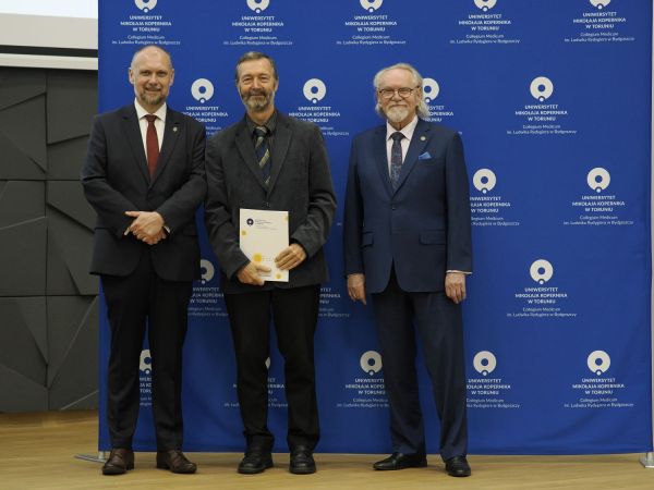 Wręczenie Nagrod Rektora w Collegium Medicum UMK [fot. Jacek Kargól] Kliknij, aby powiększyć zdjęcie