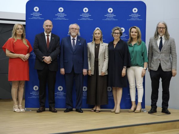 Wręczenie Nagrod Rektora w Collegium Medicum UMK [fot. Jacek Kargól] Kliknij, aby powiększyć zdjęcie