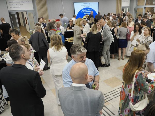 Wręczenie Nagrod Rektora w Collegium Medicum UMK [fot. Jacek Kargól] Kliknij, aby powiększyć zdjęcie
