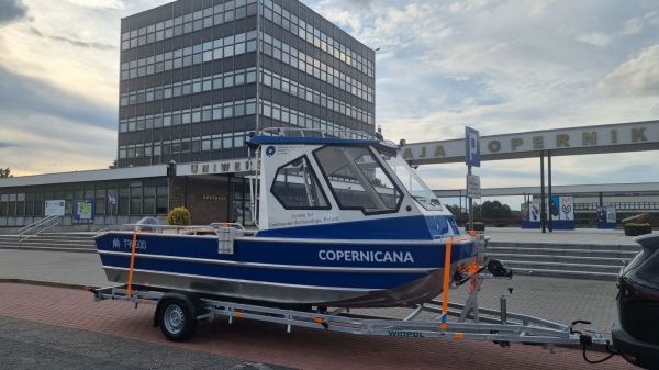 Copernicana nowa łódź Centrum Archeologii Podwodnej UMK [Andrzej Pydyn] Kliknij, aby powiększyć zdjęcie