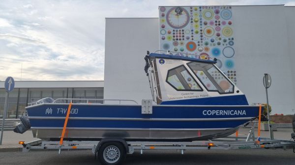 Copernicana nowa łódź Centrum Archeologii Podwodnej UMK [Andrzej Pydyn] Kliknij, aby powiększyć zdjęcie