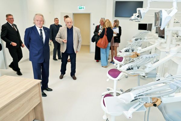 Otwarcie Uniwersyteckiego Centrum Stomatologii CM UMK  (24.09.2026) [fot.  Andrzej Romański] Kliknij, aby powiększyć zdjęcie