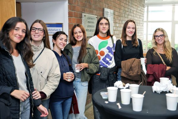 Tydzień Orientacyjny dla studentów i studentek z zagranicy (Wydział Chemii 23 września 2026 r.) [Andrzej Romański] Kliknij, aby powiększyć zdjęcie