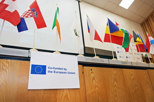 Tydzień Orientacyjny dla studentów i studentek z zagranicy (Wydział Chemii 23 września 2026 r.) [Andrzej Romański] Kliknij, aby powiększyć zdjęcie