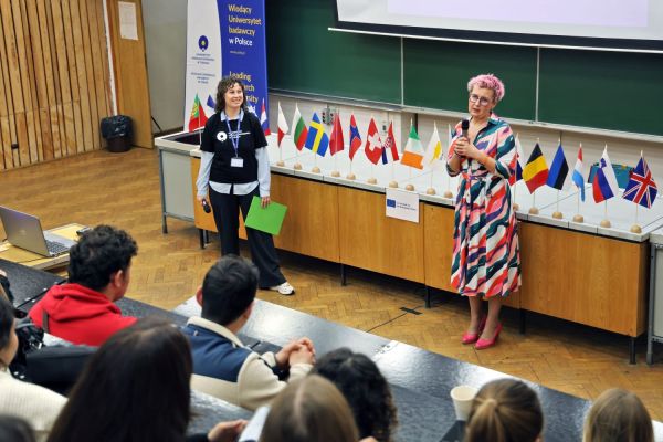 Tydzień Orientacyjny dla studentów i studentek z zagranicy (Wydział Chemii 23 września 2026 r.) [Andrzej Romański] Kliknij, aby powiększyć zdjęcie